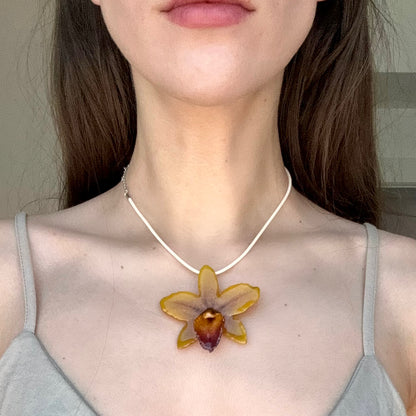 Dendrobium Formosum Orchid Pendant Necklace (Style 06)